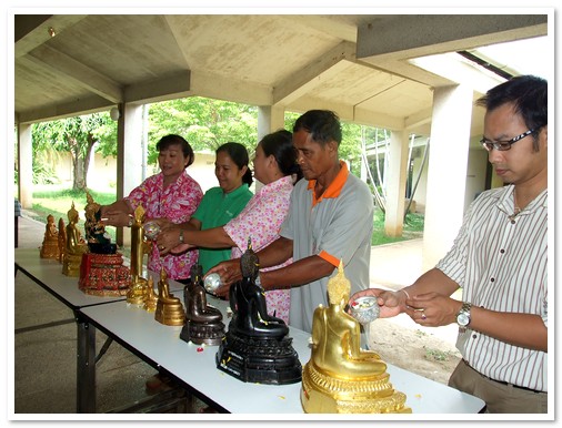 งานสืบสานประเพณีและวัฒนธรรมไทยวันสงกรานต์ ศูนย์ปฏิบัติการวิจัยและเรือนปลูกพืชทดลอง ประจำปี 2556