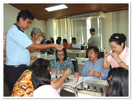 การถ่ายทอดเทคโนโลยีการแปรรูปผลิตภัณฑ์จากสมุนไพรไทย รุ่นที่ 2