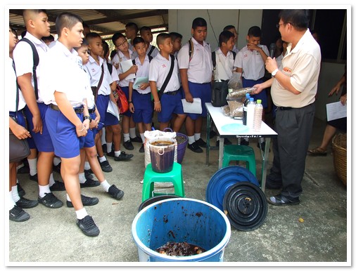 นักเรียนชั้นมัธยมศึกษาปี่ที่ 1 โรงเรียนบูรณวิทย์ กรุงเทพฯ