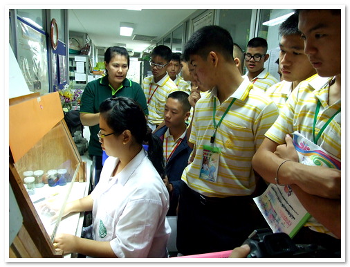 นักเรียนโรงเรียนวัดราชบพิธ เขตพระนคร กรุงเทพฯ