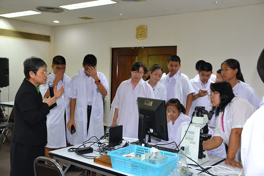 ทักษะปฏิบัติการพื้นฐานวิทยาศาสตร์ โรงเรียนเบญจมราชูทิศ ราชบุรี ชั้นมัธยมศึกษาปีที่ 2