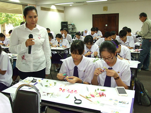 ก้าวแรกสู่การวิจัยทางวิทยาศาสตร์ โรงเรียนสาธิตแห่งมหาวิทยาลัยเกษตรศาสตร์ วิทยาเขตกำแพงแสน ศูนย์วิจัยและพัฒนาการศึกษา